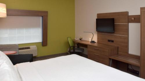 Holiday Inn Express Mount Pleasant- Scottdale, an IHG Hotel