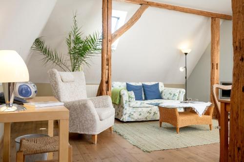 Apartment (2 Adults)