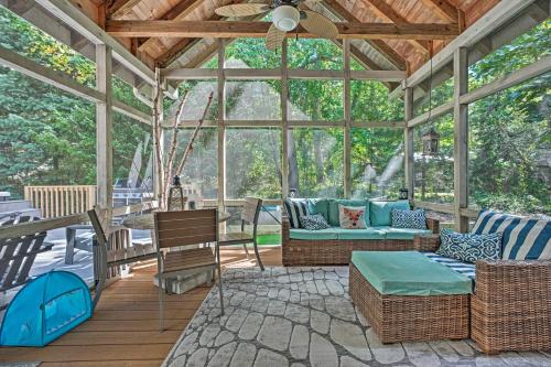 Luxury Family Home with Deck, Swim Spa and Grill! in New Buffalo, USA