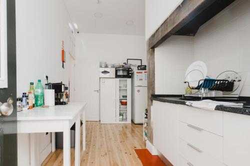 ห้องครัว, Jaca Hostel Funchal in มาเดรา ไอซ์แลนด์
