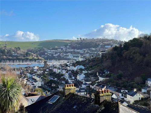 B&B Dartmouth - Beautiful 5 Bedroom, Amazing Water & Valley Views - Bed and Breakfast Dartmouth