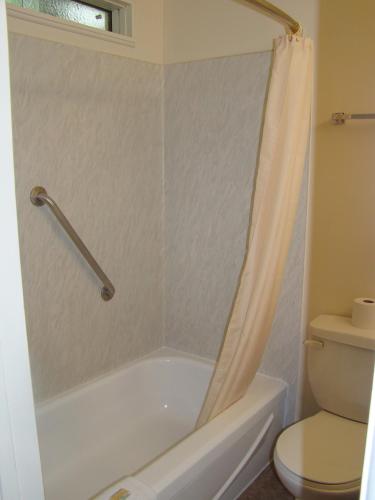 Colonial Resort-1000Islands Gananoque Canada