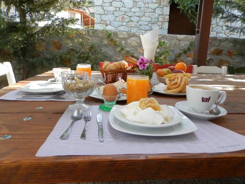 Ēdiens un dzērieni, Aeolos Hotel Apartments in Mavrovouni (Gytheio)