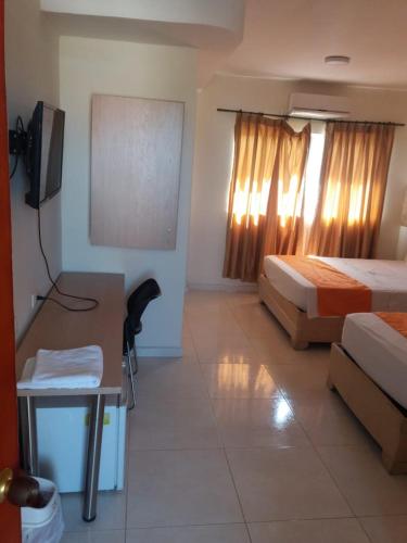 Family Room image 1