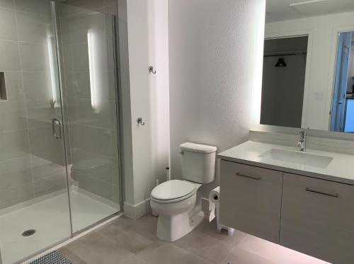 Luxury Redwood City Apartment - Cars Available - image 6