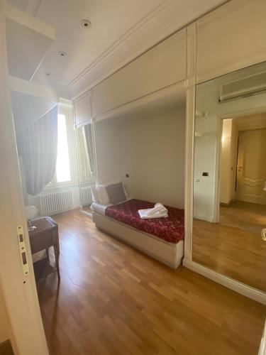 Spagna luxury suite Roma - image 3