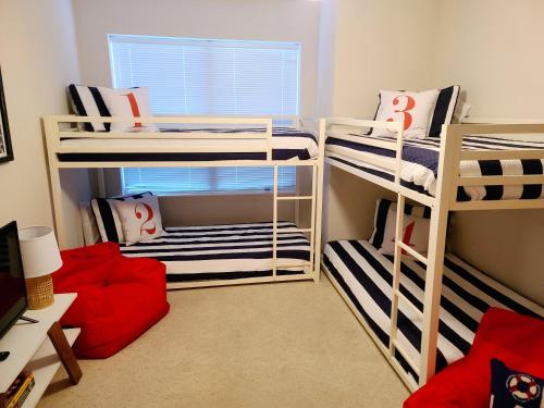 Family Fun Lakefront Condo at Parkview Bay thumb 3