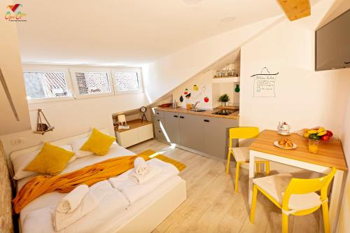 欧巴欧巴客房公寓 (Opa Opa Apartments & Rooms) in 里耶卡