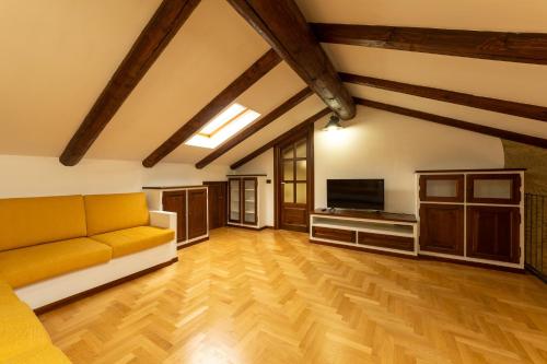 La Morra Flats 5