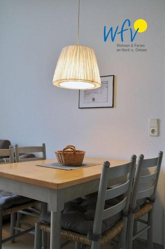 One-Bedroom Apartment image 10
