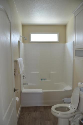 Sun Valley North Hollywood 30 Days Stays - image 7