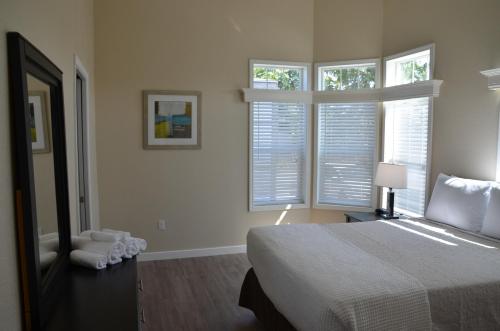Sun Valley North Hollywood 30 Days Stays - image 5