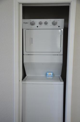 Sun Valley North Hollywood 30 Days Stays - image 12