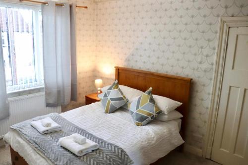 EXQUISITE FOLK VICTORIAN ONE-BED HOUSE: gîte à louer Bewleys Hotel Leeds