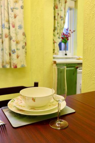 Facilities, EXQUISITE FOLK VICTORIAN ONE-BED HOUSE: in Hunslet Carr