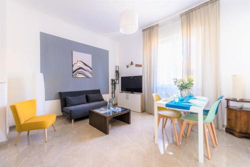 Hostly - ColorHome Pisa Midtown - Unique 3 Rooms with 3 Private Bathrooms, Piza (zdjęcie 6)