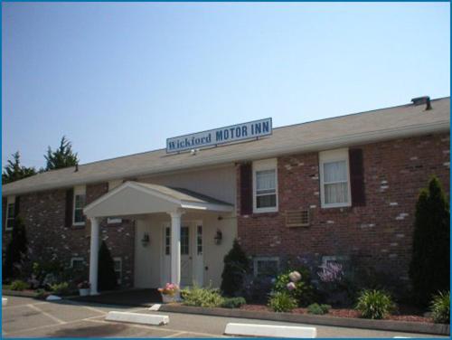 Wickford Motor Inn - image 6