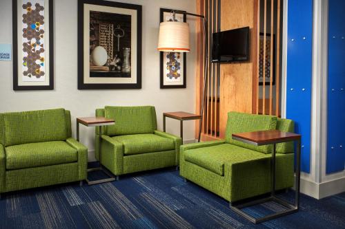 Holiday Inn Express - Lockport, an IHG Hotel