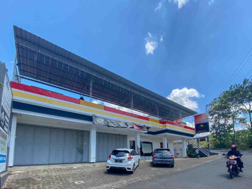 Exterior view, ANA INN Ambarawa Mitra RedDoorz in Ambarawa