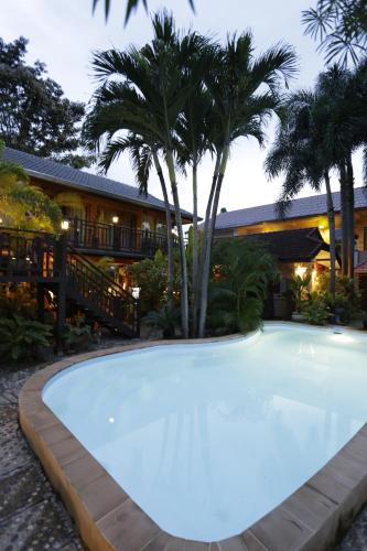 Swimming pool, Liam's Guesthouse Adults Only in San Phe Suea