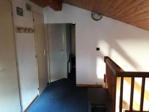 Appartement 8 pers. centre-village 69130 - image 9