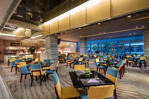 321757403 Crowne Plaza Guangzhou Huadu by IHG - Free Shuttle bus between hotel to Exhibition Center During Canton Fair