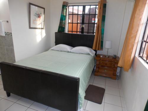 Stewart Apt- Trincity, Airport, Washer, Dryer, Office, Cable , WiFi