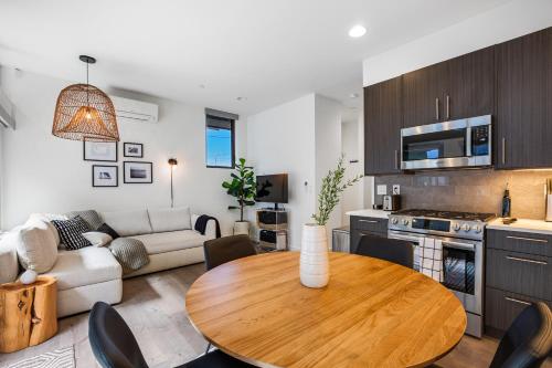 Alki Beach Escape Romantic Waterfront Getaway for 2 - main image