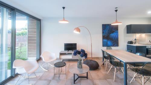 Les Vagues avec Jacuzzi Privatif & Parking Privé - Apartment - Sarlat-la-Canéda