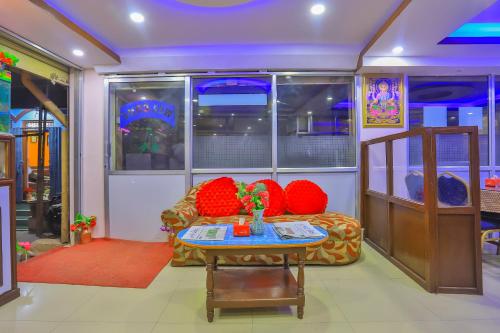 Fuajee, OYO 656 Hotel Shree Guru in Sundhara
