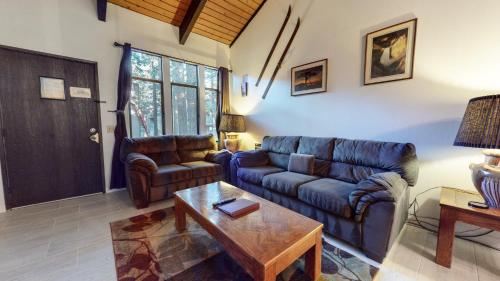 St Moritz #12 Condo - image 3