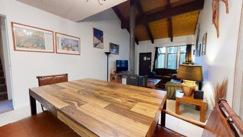 St Moritz #12 Condo - image 10