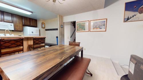St Moritz #12 Condo - image 12