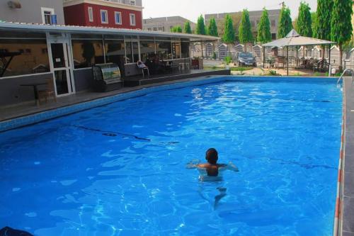 Swimming pool, Benysta Hotel Gwarimpa in Abuja