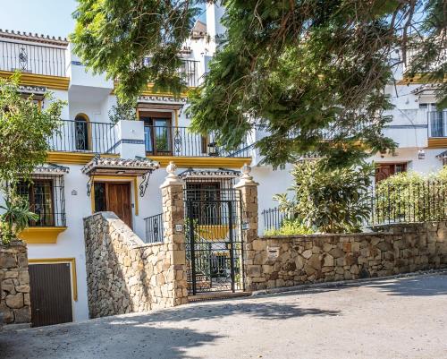 ทางเข้า, TaDawn Literary in กลางเมืองเอสเตโปนา