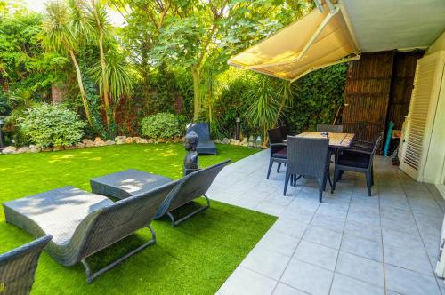 Beach Apartment Garden Vinyet by Hello Homes Sitges - image 3