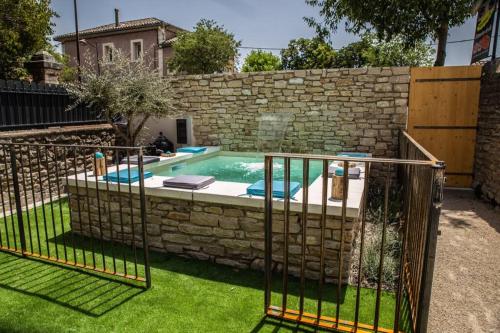 Maison Zola bassin/parking au coeur du centre gîte à louer L'Isle-sur-la-Sorgue