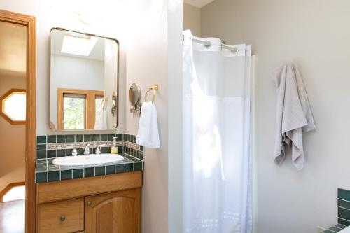 The Oaks feat Private Disc Golf Course