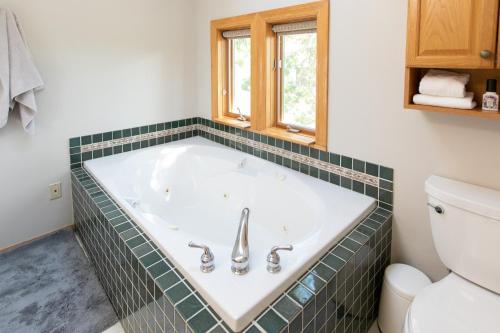 The Oaks feat Private Disc Golf Course