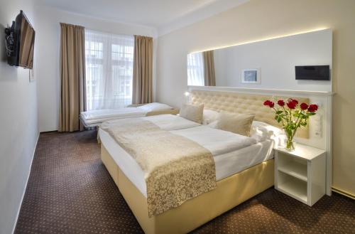 Triple Room room in Hotel Taurus