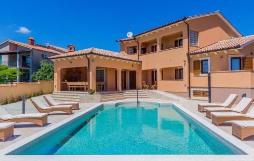 Pool Terrace Relax & Fun Villa Fuma - Accommodation - Loborika