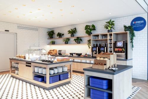 อาหารและเครื่องดื่ม, ฮอลิเดย์ อินน์ เอ็กซ์เพรส อัลเมเร บาย IHG (Holiday Inn Express Almere By IHG) in อัลเมีย์