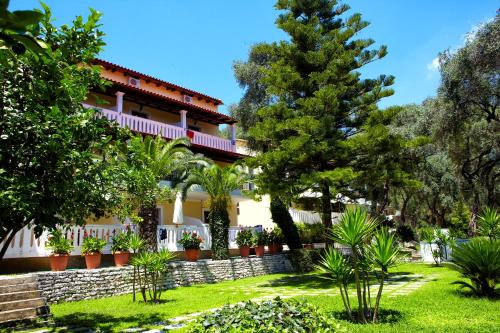 Magda's Hotel Apartments 3