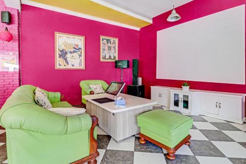 Capital O 90617 Rumah Oma Opa Syariah