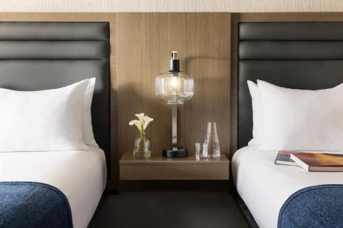 Deluxe Courtyard Double