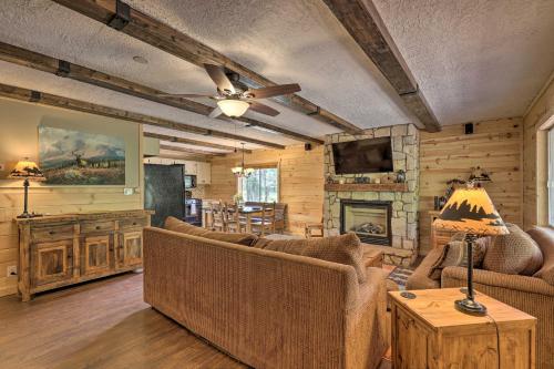 Coconino Cabin with Kayaks about 13 Mi to Reservoir