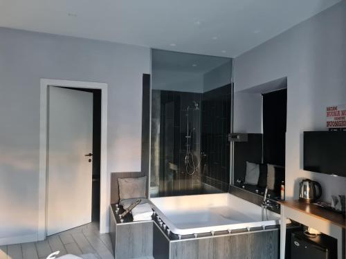 ESPOSITO PLAZA- ROOMS & SUITE, Neapel (Foto 3)