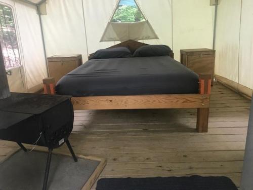 Tentrr - Hucklebuck Railway Camp East