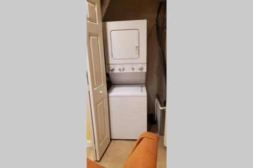 Lovely 2br Rental Unit Lovely 2br Rental Unit