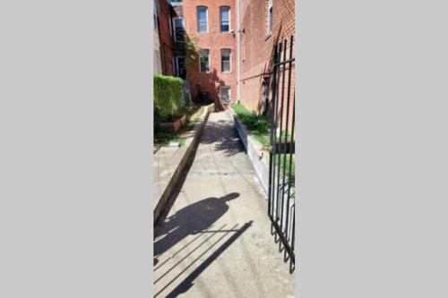 Lovely 2br Rental Unit Lovely 2br Rental Unit